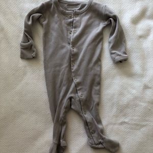 Lovedbaby onesie size 3/6